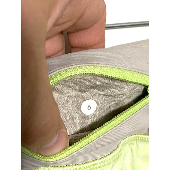 Lululemon Pace Setter Skirt Neon Petit Polka Dot Ruffle Tennis Skort Womens 6 - Picture 9 of 10